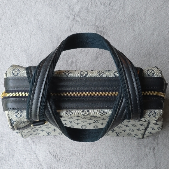 Louis Vuitton Canvas Mongram Hand Bag - Picture 3 of 14